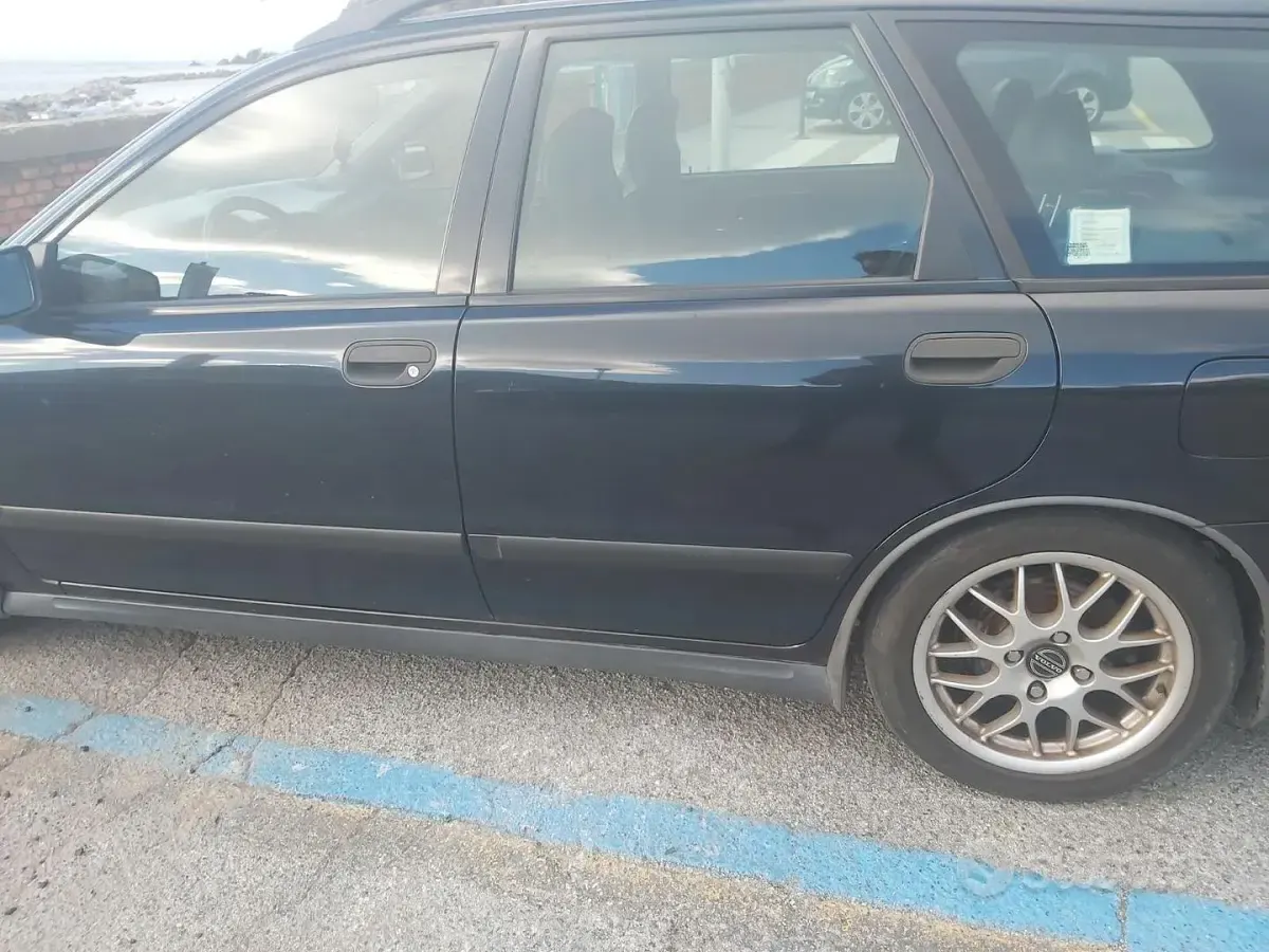 Usata Volvo V40 1998 Nero Station wagon