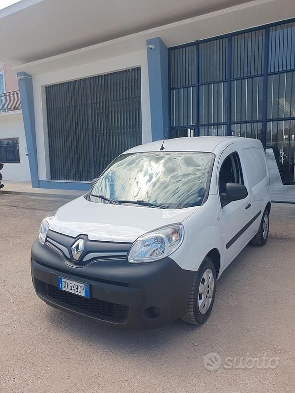 Usata Renault Kangoo 95 CV (69 kW) 2021 Bianco Monovolume