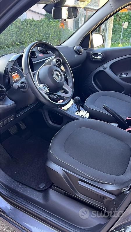 Usata Smart ForFour 90 CV (66 kW) 2018 Utilitaria