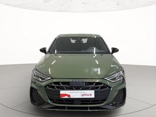 Usata Audi A3 S-Line 150 CV (110 kW) 2025 Verde distretto metallizzato Berlina