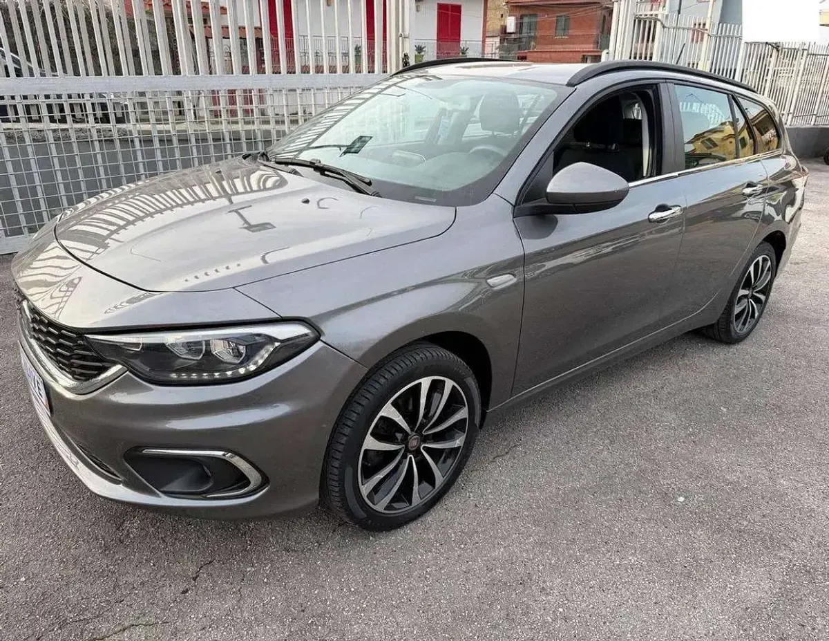 Usata Fiat Tipo Lounge 120 CV (88 kW) 2020 Grigio topo Station wagon