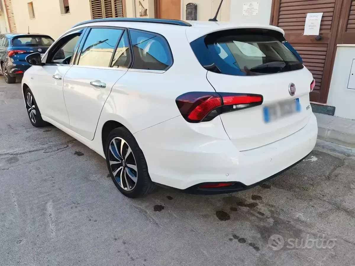 Usata Fiat Tipo 120 CV (88 kW) 2018 Bianco Station wagon