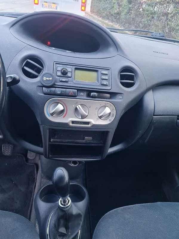 Usata Toyota Yaris 65 CV (47 kW) 2003 Utilitaria