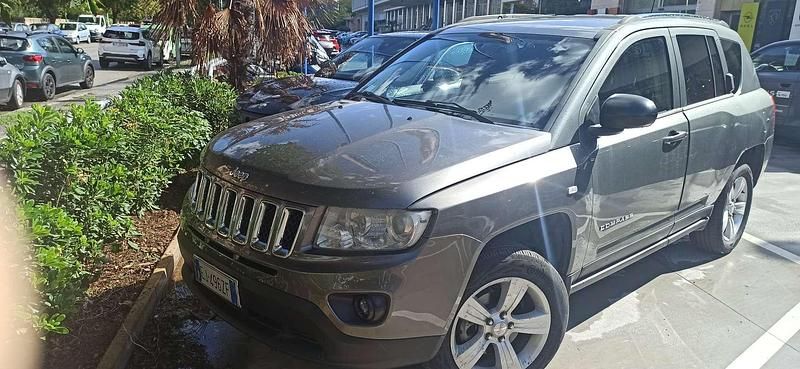 Usata Jeep Compass Sport 163 CV (119 kW) 2011 Grigio SUV
