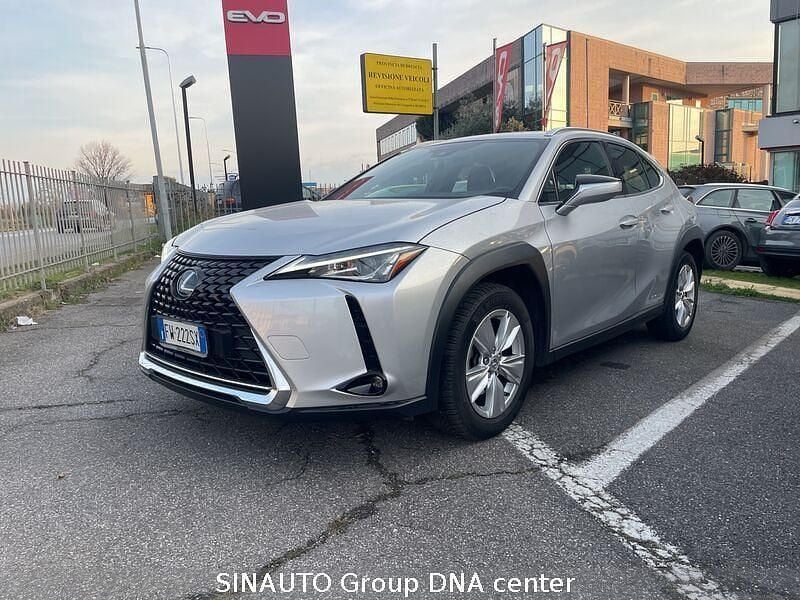 Argento Usata 2019 Lexus UX SUV | 18.900 € (Buon prezzo) - Immagine 1/4
