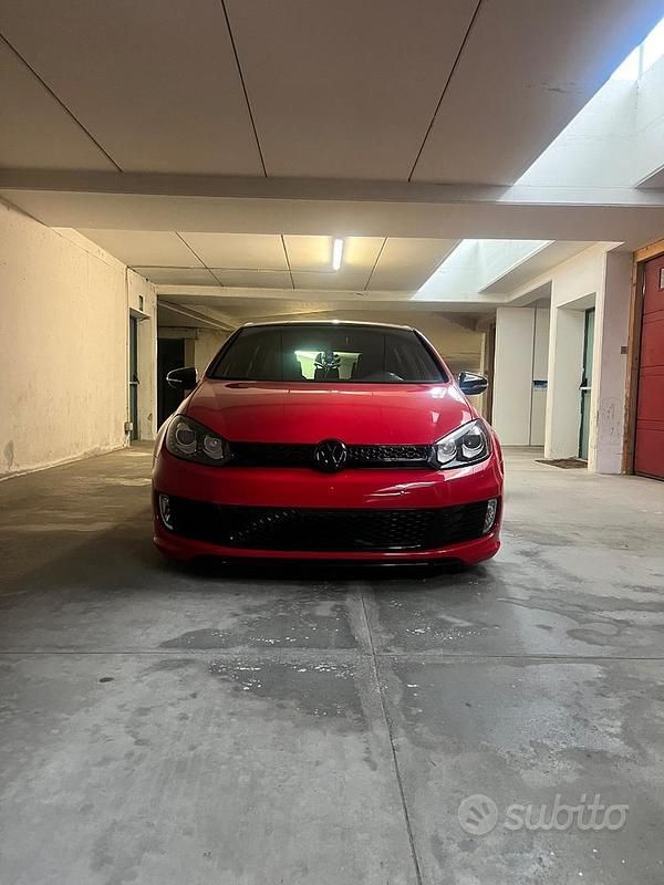Usata VW Golf VI Edition 330 CV (242 kW) 2011 Rosso Utilitaria