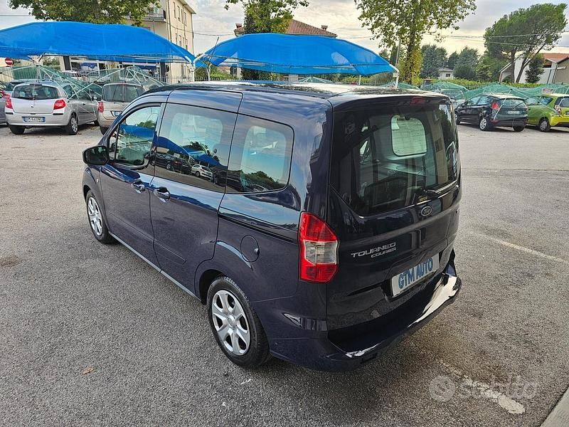 Usata Ford Tourneo Courier 100 CV (73 kW) 2016 Blu Monovolume