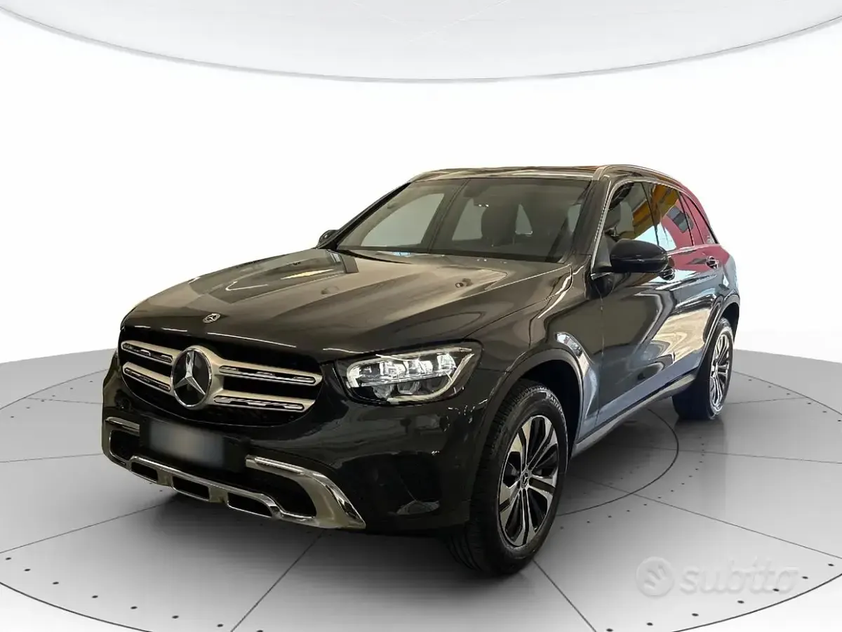 Usata Mercedes GLC300 Business 211 CV (155 kW) 2022 Nero SUV