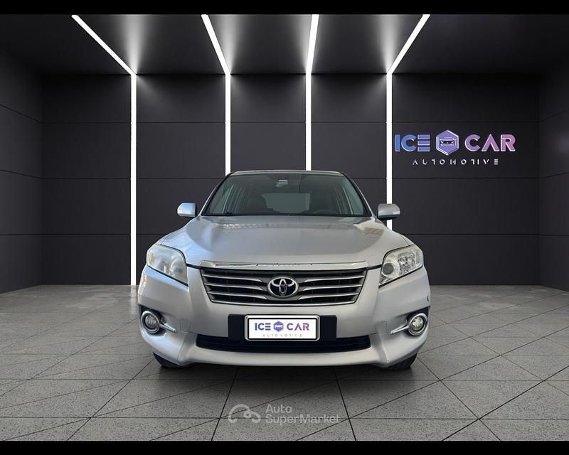 Usata Toyota RAV4 Style 150 CV (110 kW) 2013 Gray Pick-up