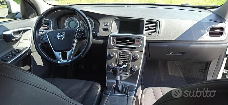 Usata Volvo V60 115 CV (84 kW) 2011 Bianco Station wagon