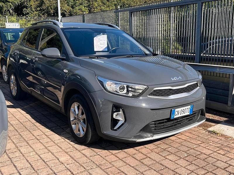 Grigio Usata 2023 Kia Stonic GT-Line SUV | 13.900 € (Ottimo prezzo) - Immagine 1/4