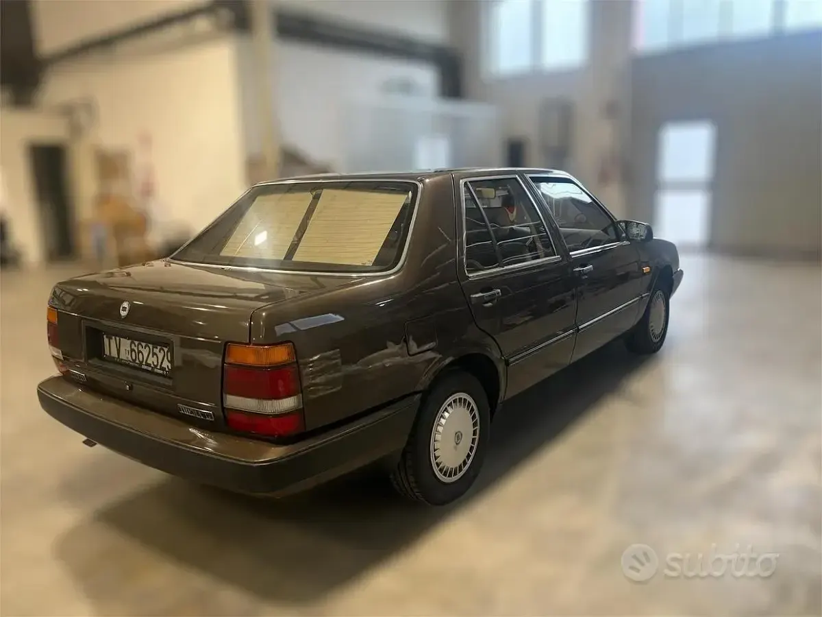 Usata Lancia Thema 117 CV (86 kW) 2026 Marrone Berlina