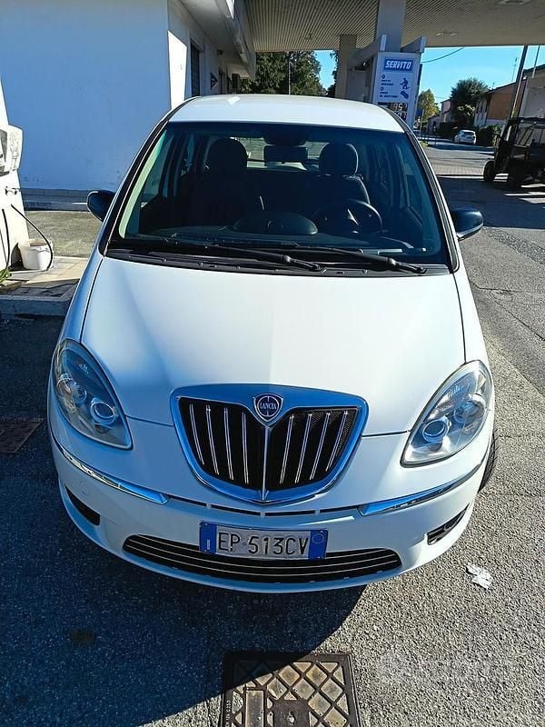 Usata Lancia Musa 2012 Bianco Monovolume