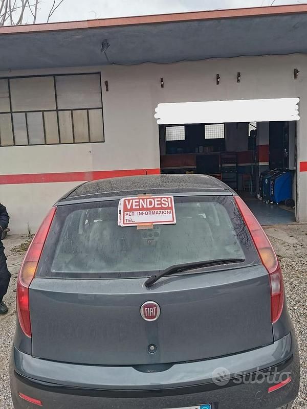 Usata Fiat Punto 69 CV (50 kW) 2005 Grigio Utilitaria