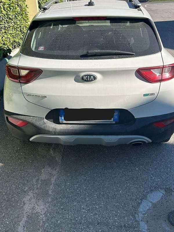 Usata Kia Stonic Style 97 CV (71 kW) 2020 Bianco SUV