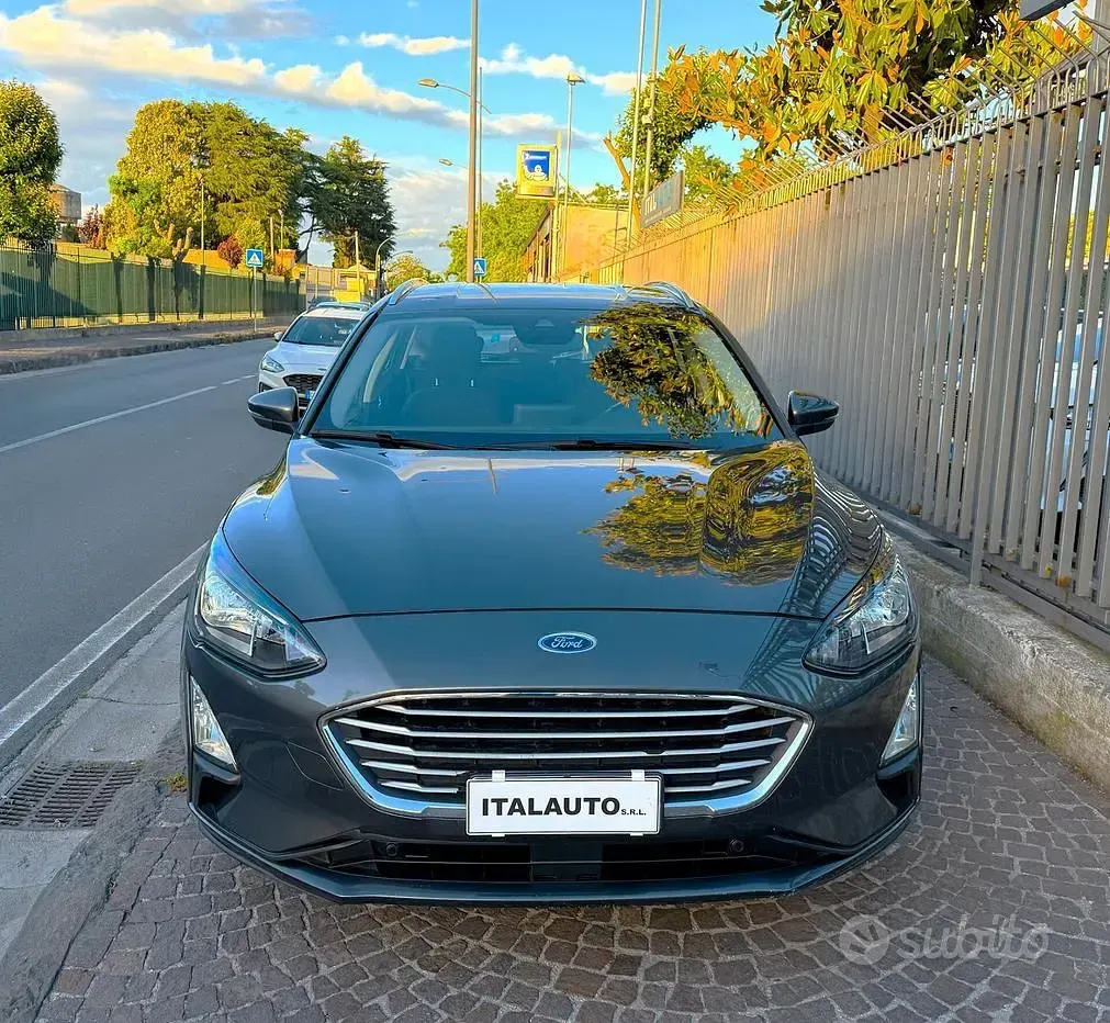 Begagnad Ford Focus Business Edition 120 HK (88 kW) 2021 Grå Kombi