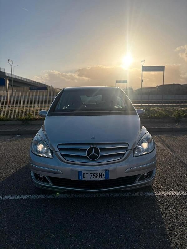 Usata Mercedes B180 Chrome 110 CV (80 kW) 2009 Grigio Monovolume