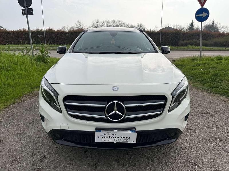 Usata Mercedes GLA200 136 CV (100 kW) 2016 Bianco SUV