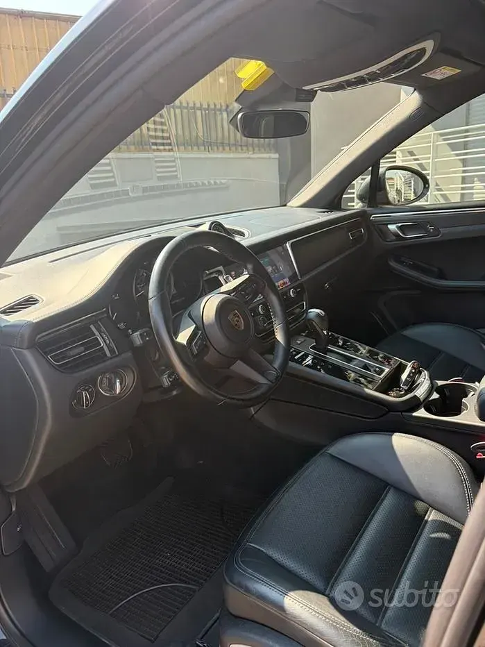 Usata Porsche Macan T 265 CV (194 kW) 2024 Nero SUV