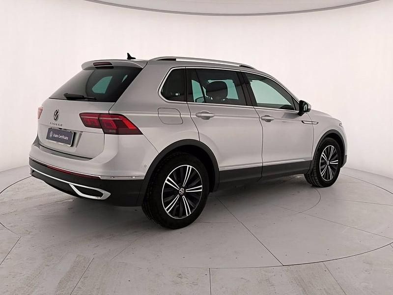 Usata VW Tiguan Elegance 150 CV (110 kW) 2023 Reflex silver metallizzato SUV