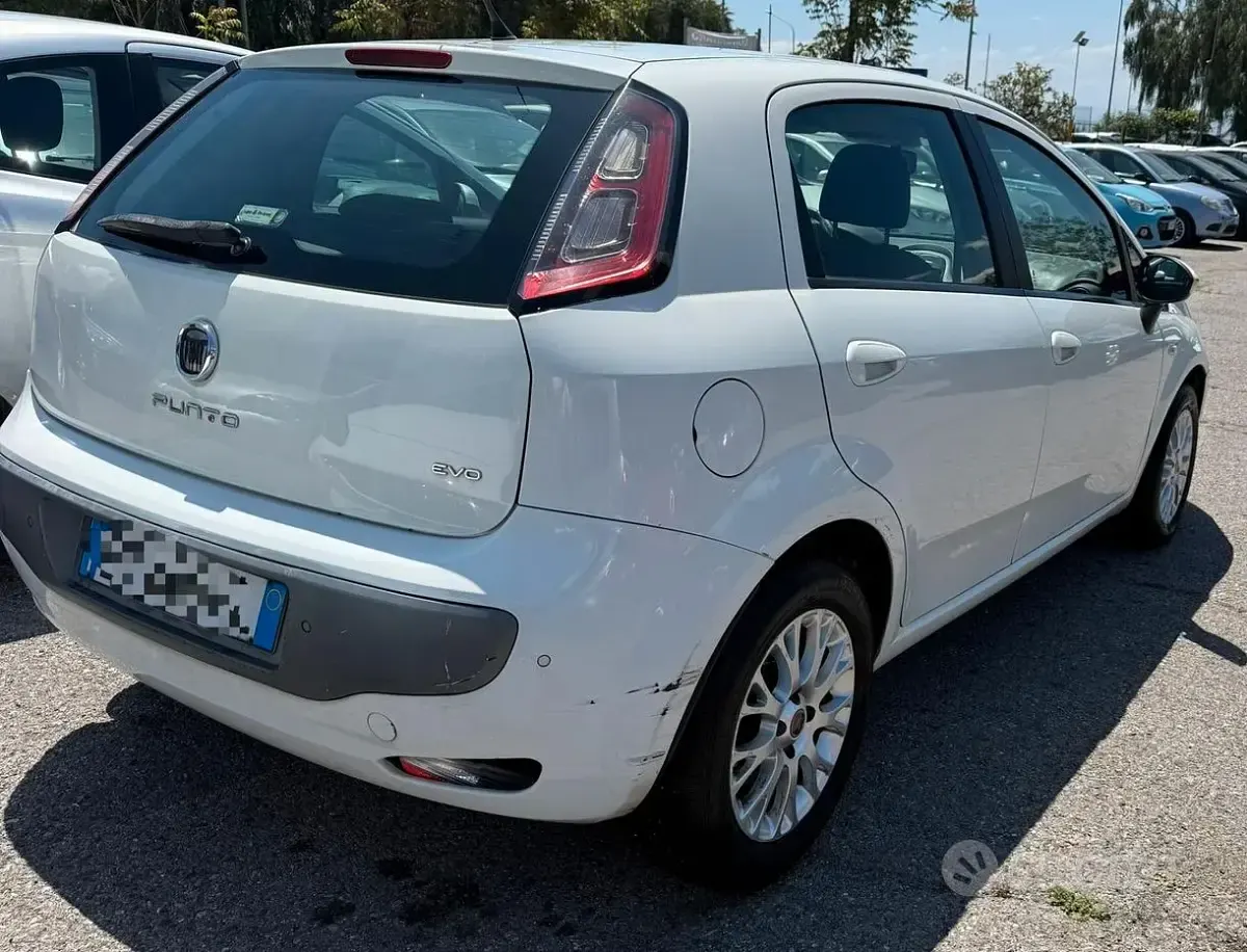 Usata Fiat Punto Evo Sport 120 CV (88 kW) 2010 Bianco Utilitaria