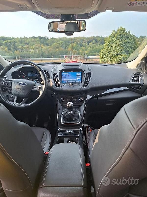Usata Ford Kuga Business Edition 150 CV (110 kW) 2017 Rosso SUV
