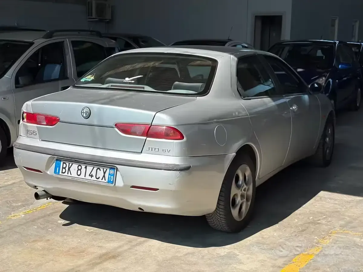 Usata Alfa Romeo 156 Progression 105 CV (77 kW) 2000 Grigio Berlina