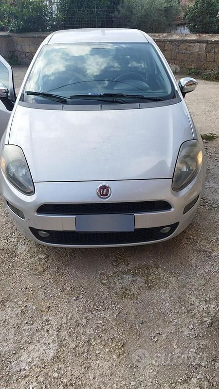Usata Fiat Punto 95 CV (69 kW) 2016 Grigio Utilitaria