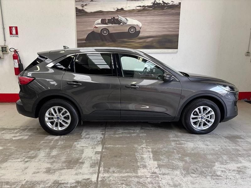 Usata Ford Kuga 225 CV (165 kW) 2021 Grigio SUV
