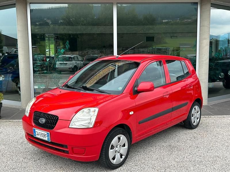 Rosso Usata 2005 Kia Picanto Spirit Due volumi | 2500 € (Ottimo prezzo) - Immagine 1/4