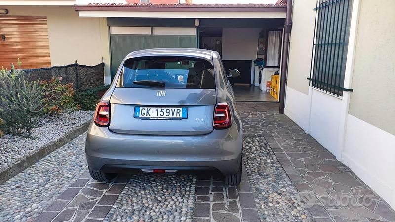 Usata Fiat 500e 69 kW (95 CV) 2022 Grigio Utilitaria