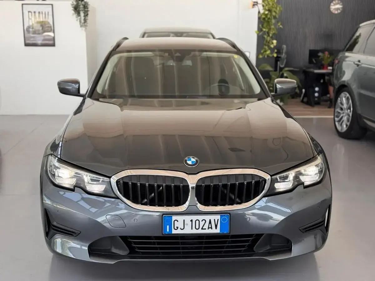 Usata BMW 316 Luxury Line 122 CV (89 kW) 2022 Grigio Berlina