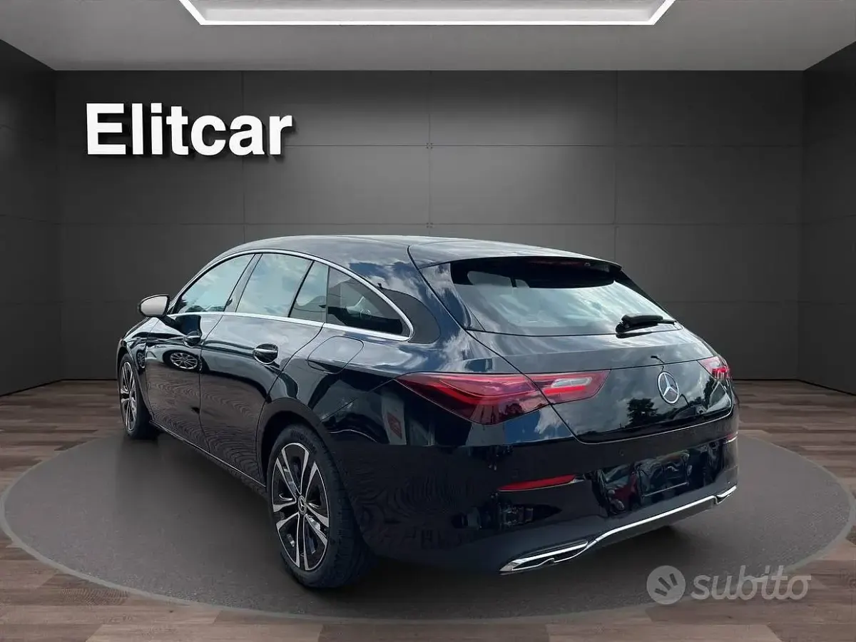 Usata Mercedes CLA180 Shooting Brake Advanced 136 CV (100 kW) 2024 Nero Station wagon