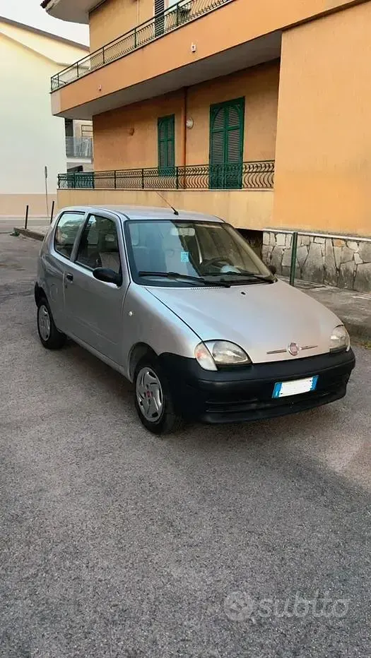 Käytetty Fiat 600 54 HP (39 kW) 2009 Harmaa Viistoperä