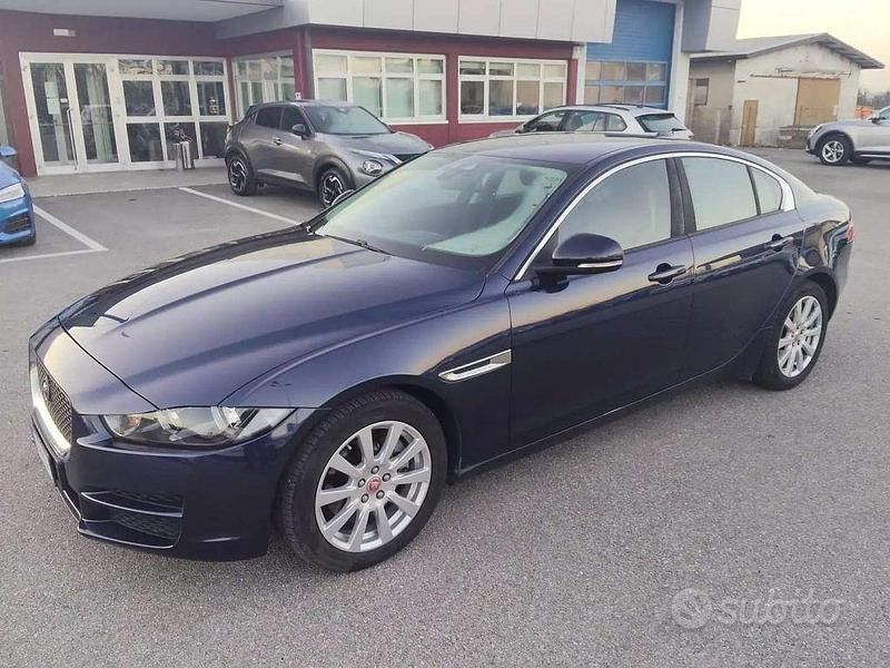 Usata Jaguar XE Business Edition 180 CV (132 kW) 2016 Blu/azzurro Berlina