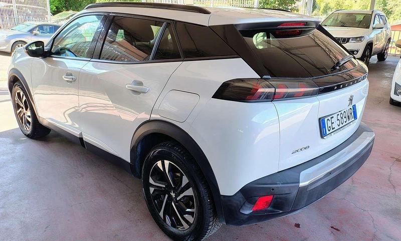 Usata Peugeot 2008 Allure 102 CV (75 kW) 2021 Bianco SUV