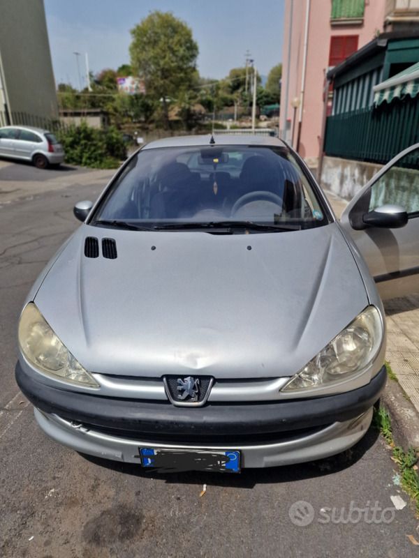 Usata Peugeot 206 68 CV (50 kW) 2005 Grigio Utilitaria