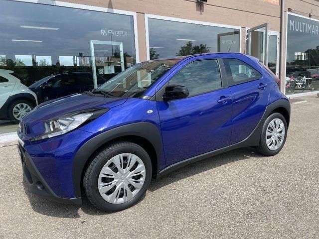Nuova Toyota Aygo X Active 72 CV (52 kW) 2025 Blu SUV