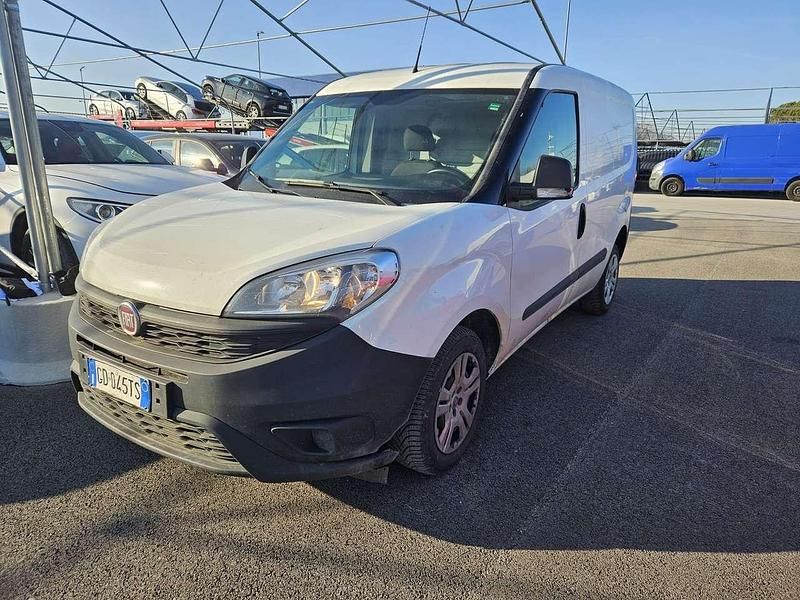 Usata Fiat Doblò S 95 CV (69 kW) 2020 Bianco Monovolume