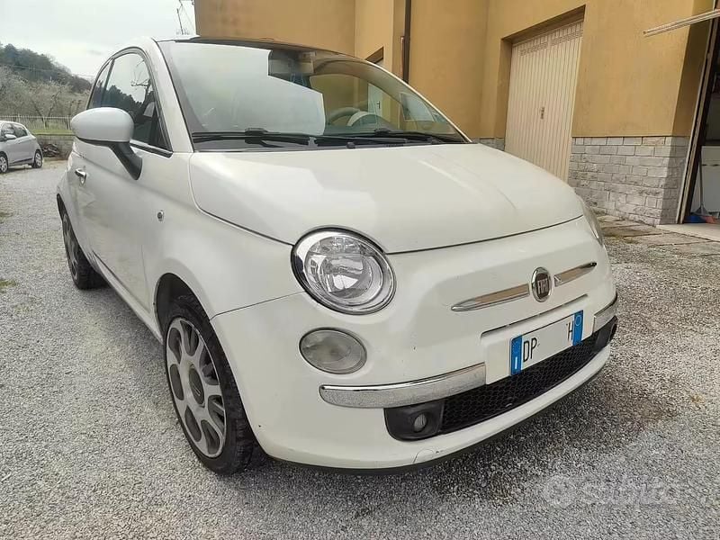 Usata Fiat 500 Lounge 69 CV (50 kW) 2008 Bianco Utilitaria
