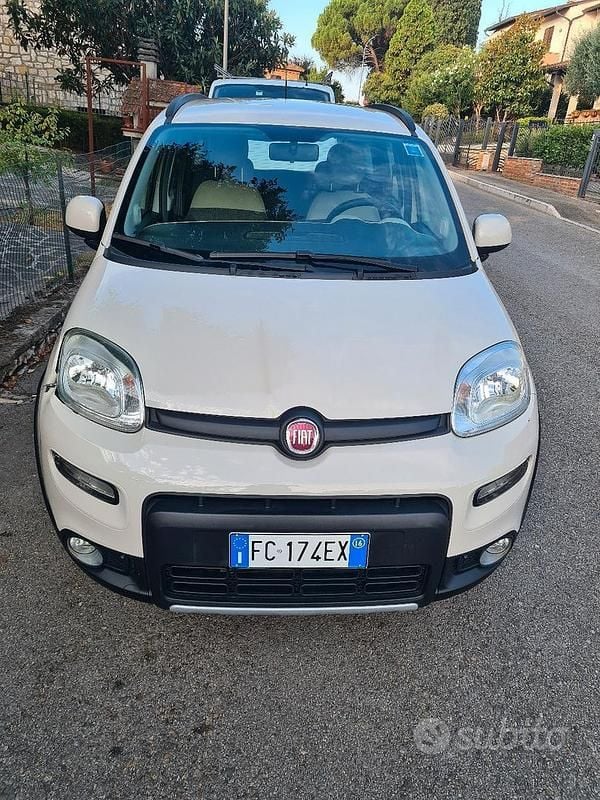 Usata Fiat Panda 4x4 Trekking 95 CV (69 kW) 2016 Bianco Utilitaria
