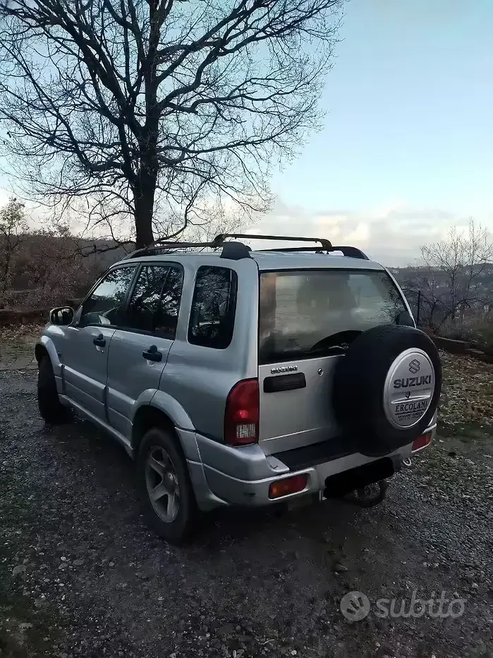 Usata Suzuki Vitara 109 CV (80 kW) 2004 Grigio SUV