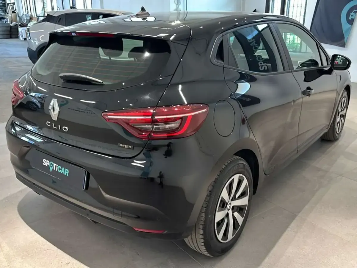 Usata Renault Clio V Equilibre 140 CV (102 kW) 2023 Nero Berlina
