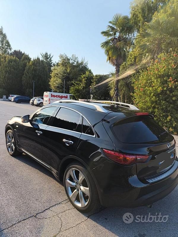 Nero Usata 2016 Infiniti QX70 Premium SUV | 12.000 € (Ottimo prezzo) - Immagine 1/4