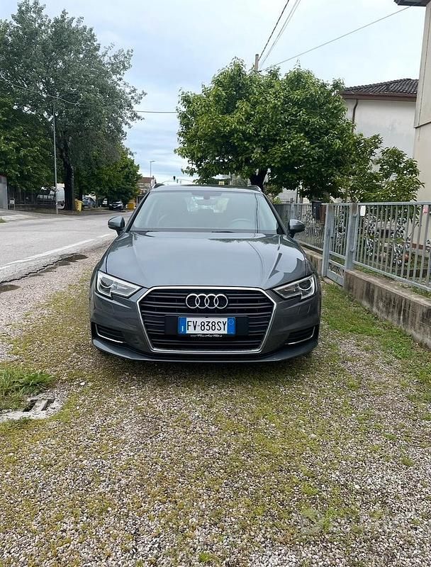 Usata Audi A3 2018 Grigio Berlina