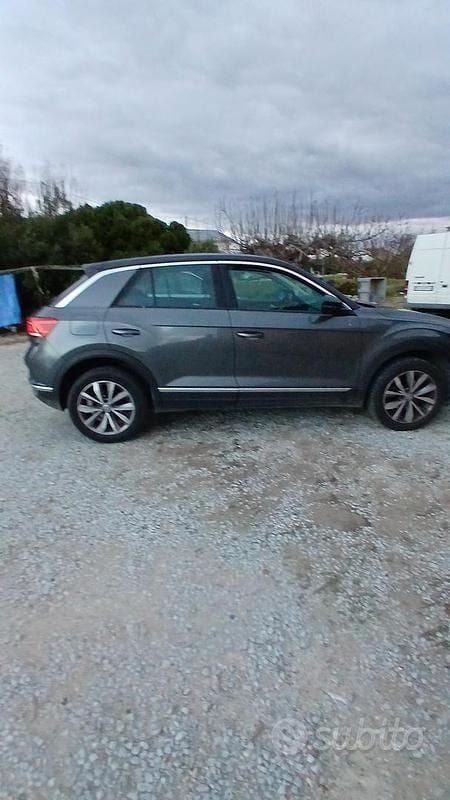 Usata VW T-Roc 115 CV (84 kW) 2020 Grigio SUV