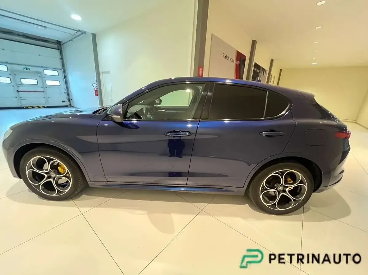 Usata Alfa Romeo Stelvio Veloce 209 CV (153 kW) 2021 Blu montecarlo met. SUV