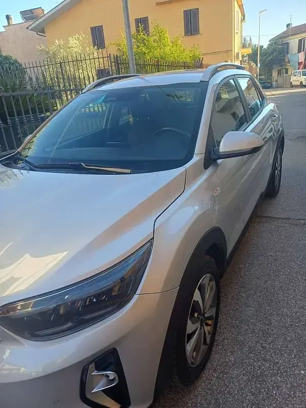 Usata Kia Stonic Urban 82 CV (60 kW) 2023 Argento SUV