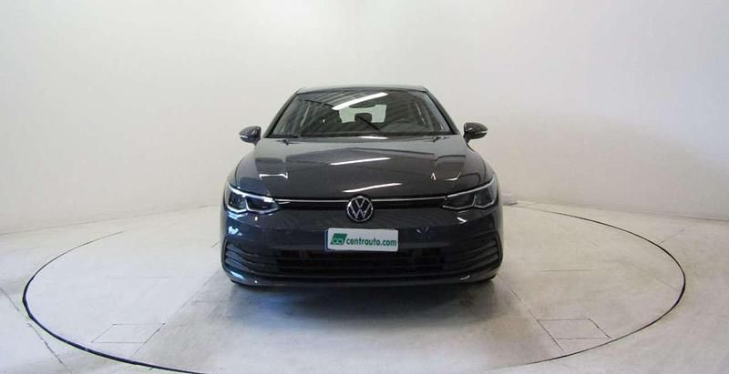 Usata VW Golf VIII Life 110 CV (80 kW) 2022 Grigio Berlina