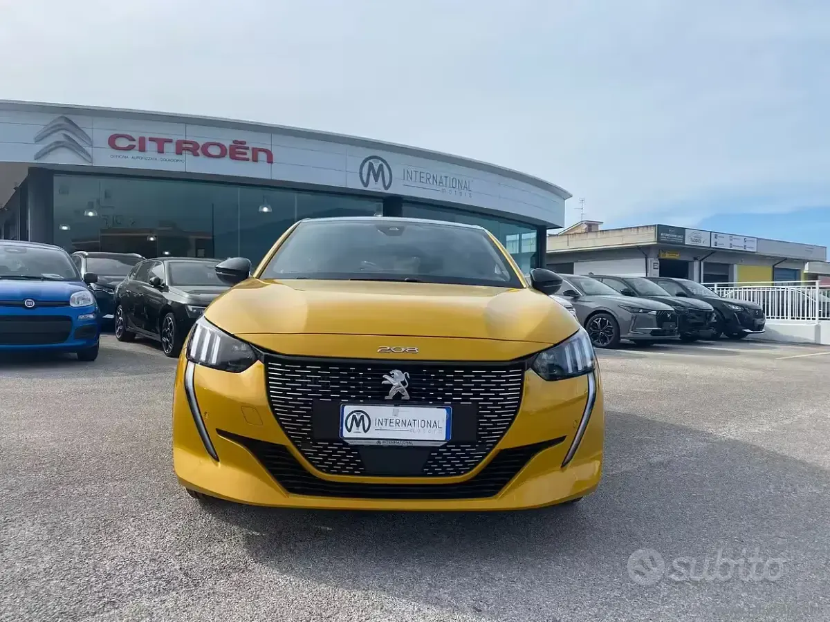 Usata Peugeot 208 GT 131 CV (96 kW) 2022 Giallo Utilitaria